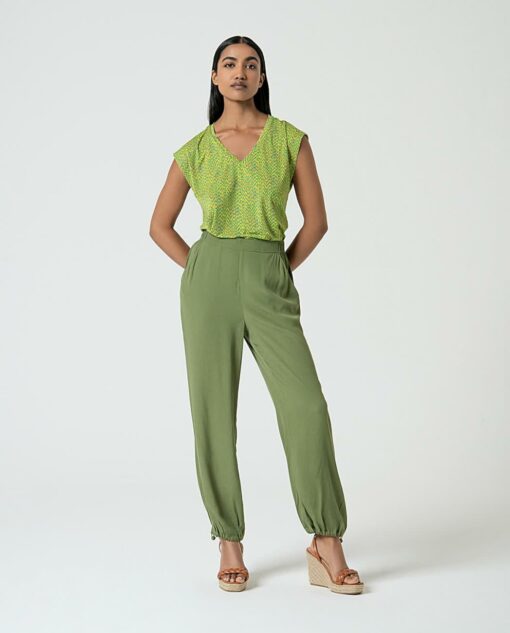 Pantalón jogger con bajo con cordón ajustable verde